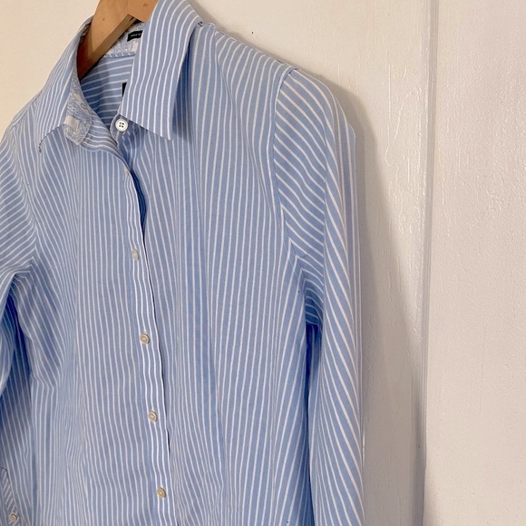 Perfect Talbots Button Down - Picture 2 of 6